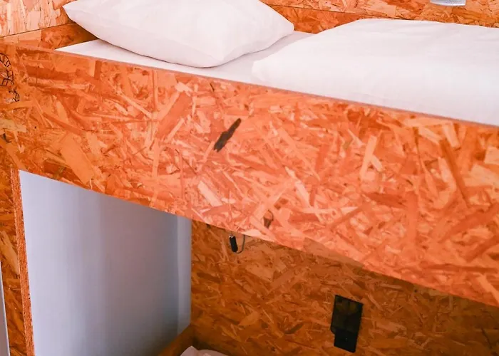 グッドナイト ホステル